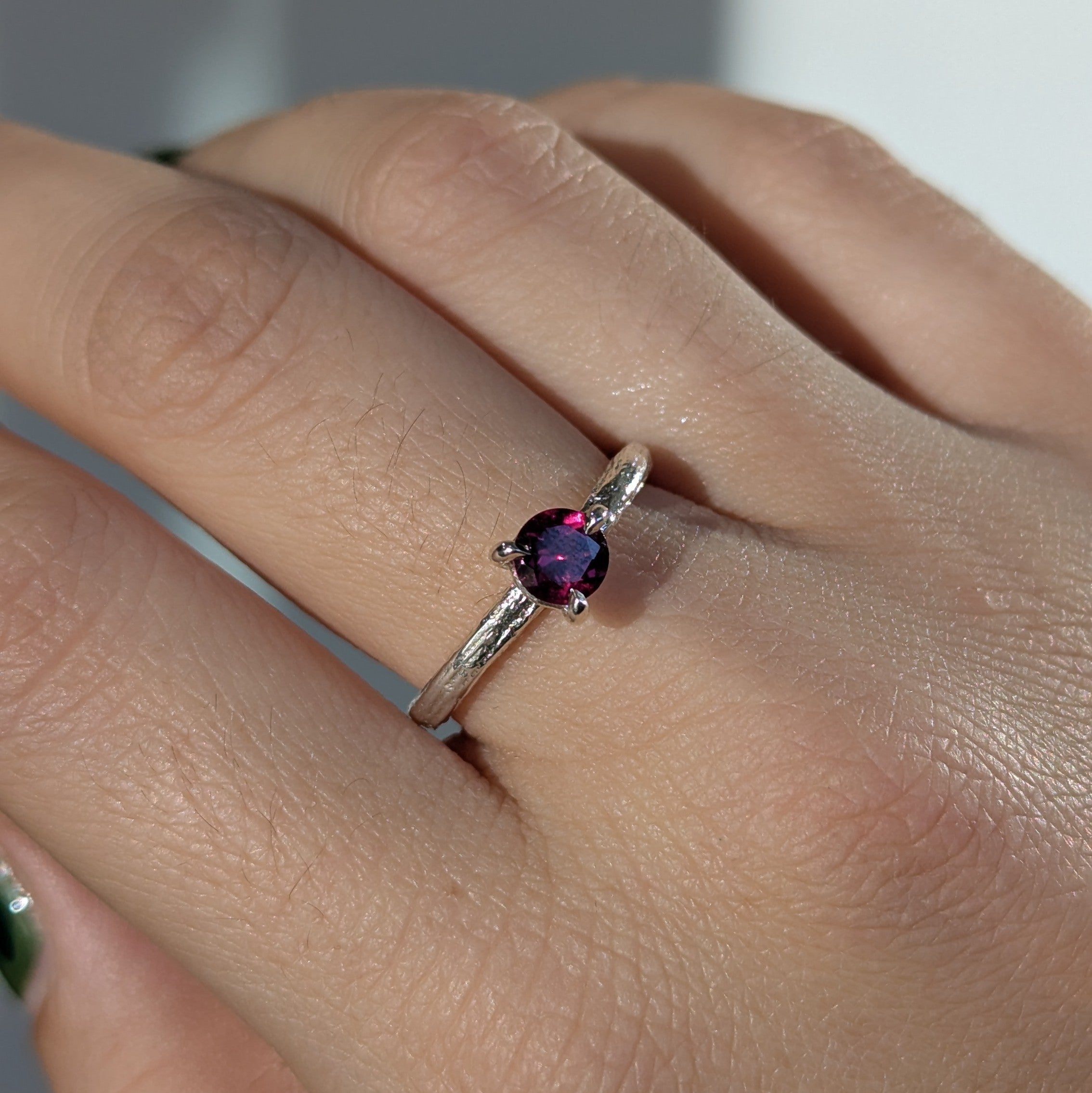 Kirra-Lea -  Sterling Silver Angel Hair Vine Three Claw ring