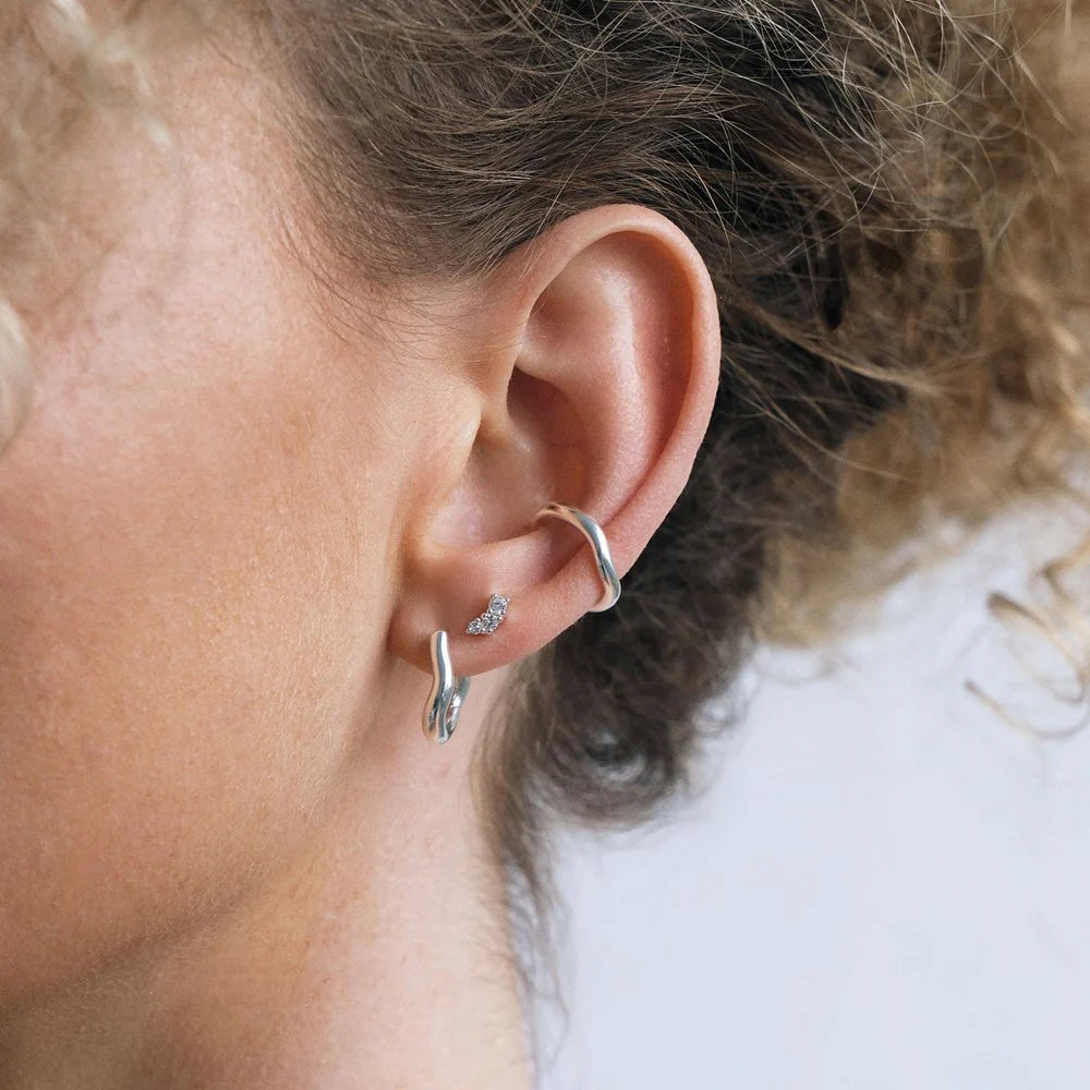 Linda Tahija - Curve Huggie Earrings