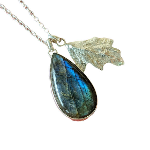 Kirra-Lea - Bezel Set Labradorite Necklace with Oak Leaf Charm