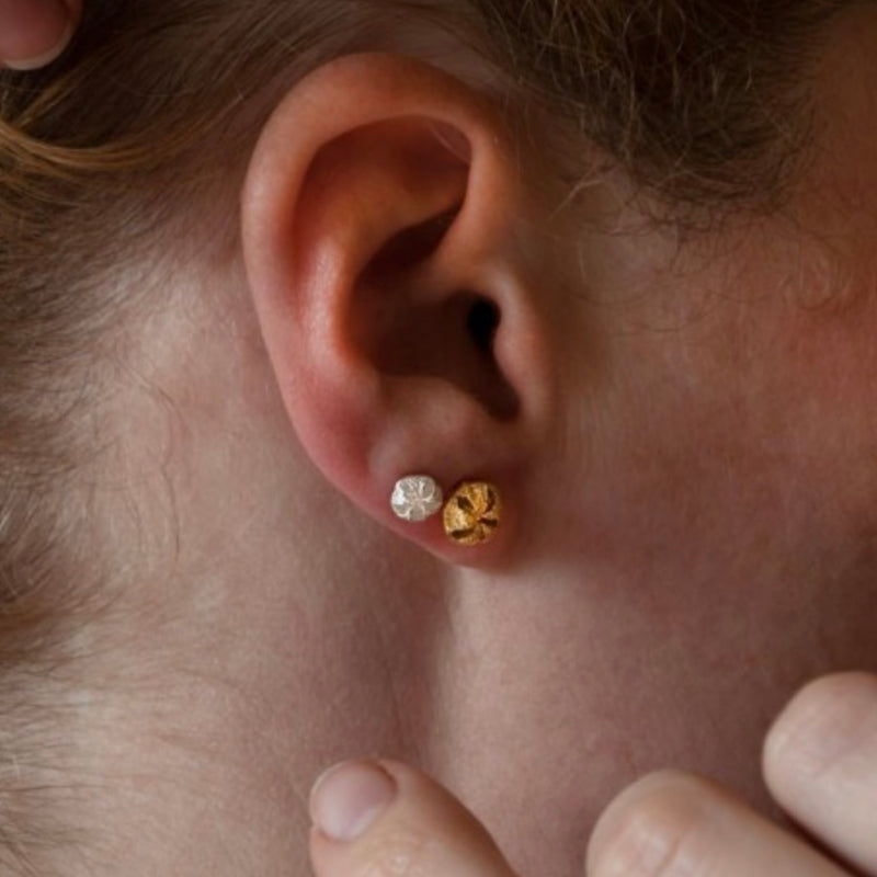 Manuela Igreja - Tiny Manuka Studs