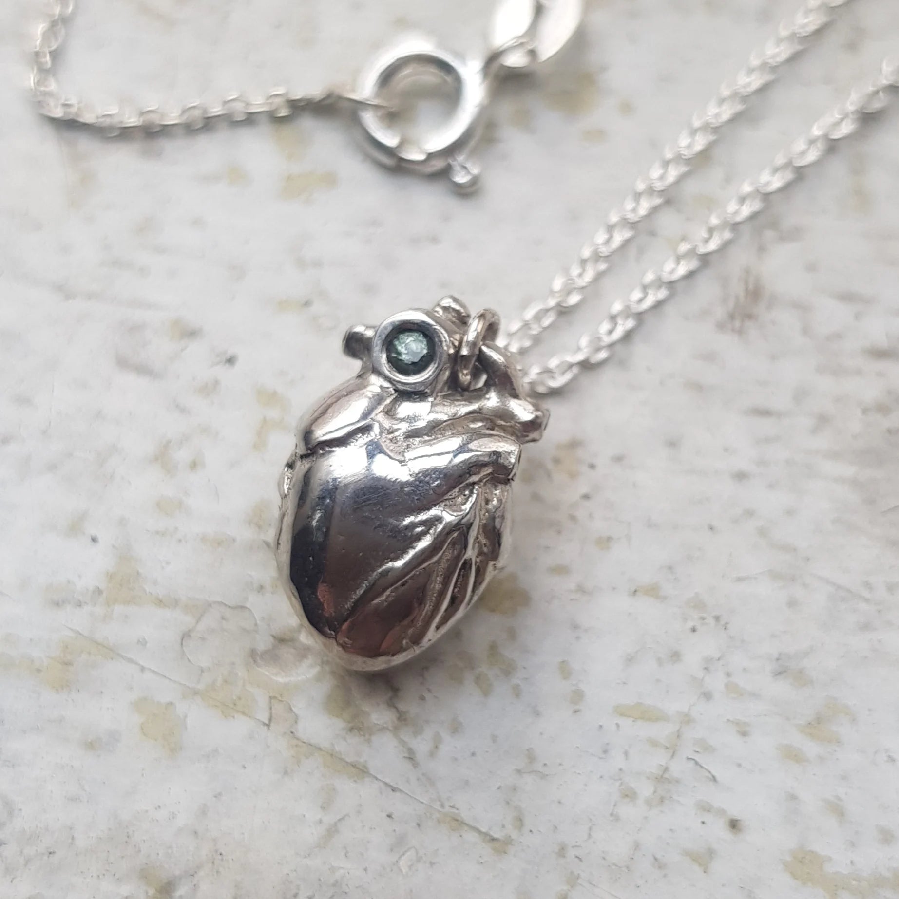 ANT HAT - Anatomical Heart necklace with Green Sapphire