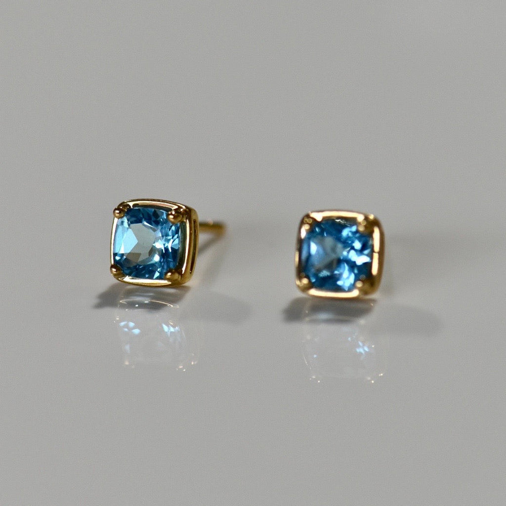 Cushion Studs