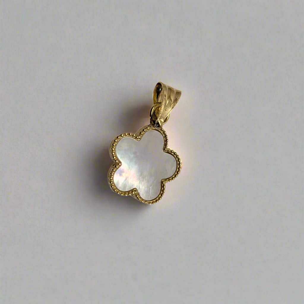 Flower Mother of Pearl Pendant
