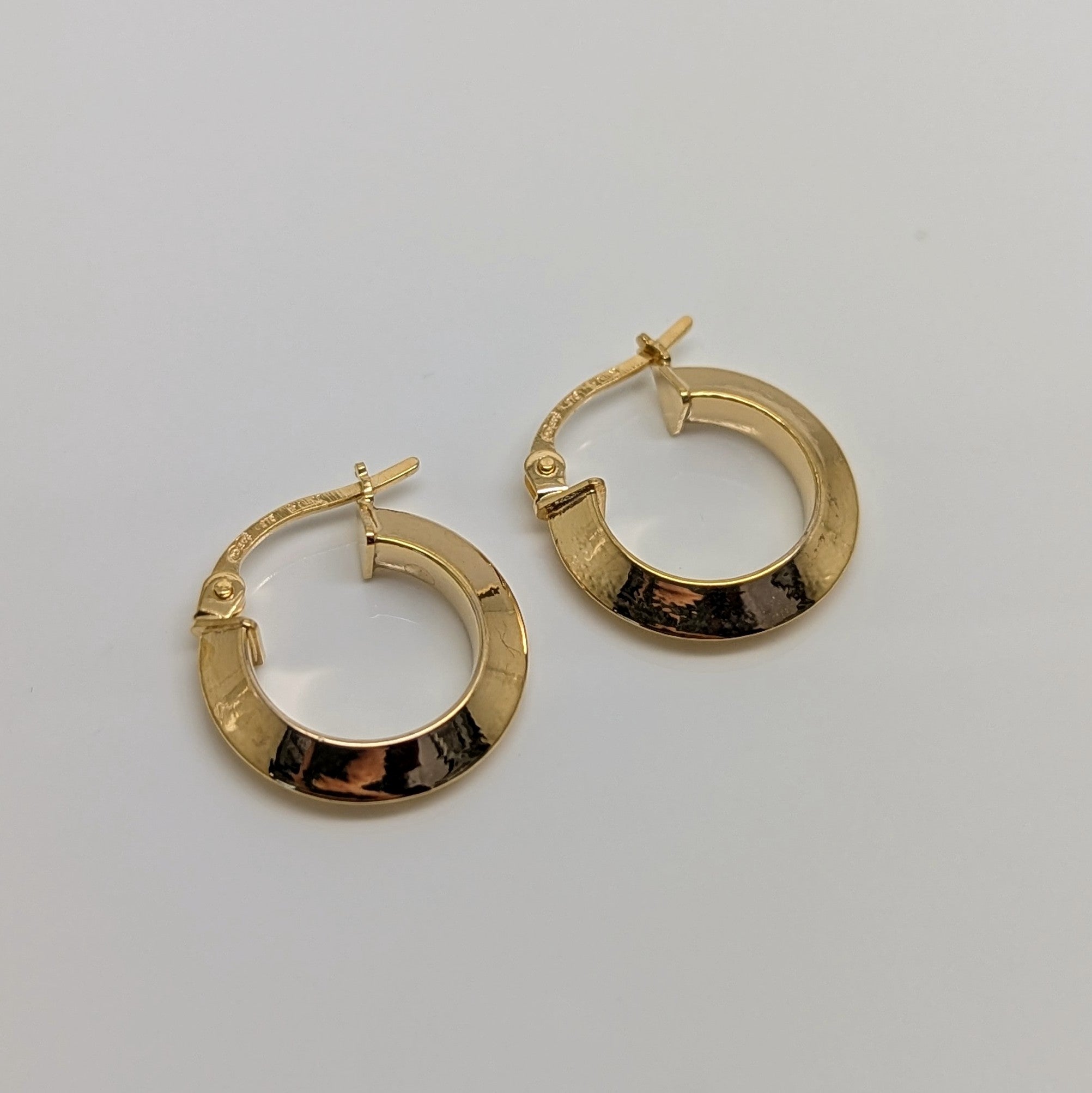 Round Knife Edge Hoop Earrings 9ct Yellow Gold
