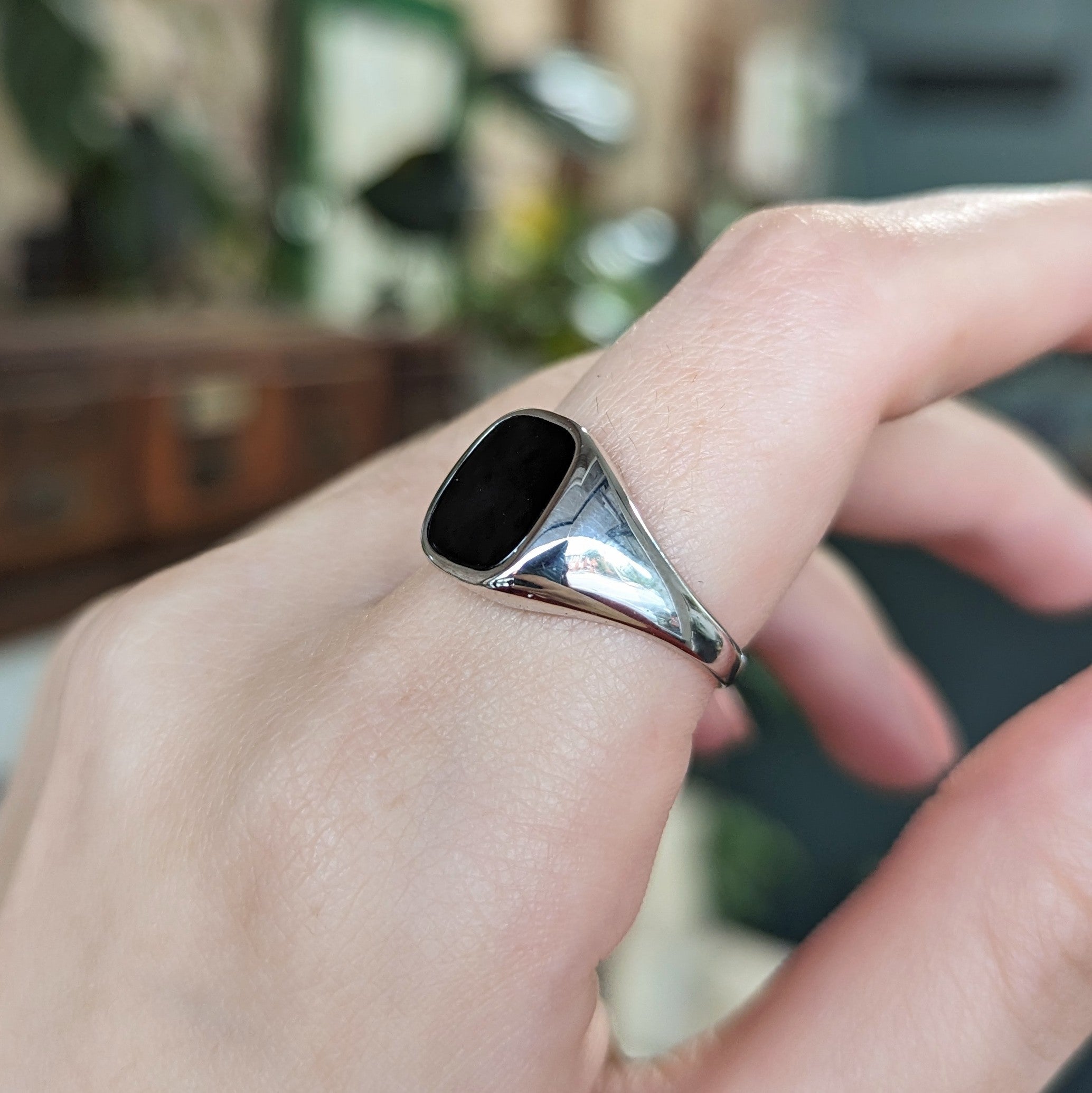 Signet Ring - Oval Onyx