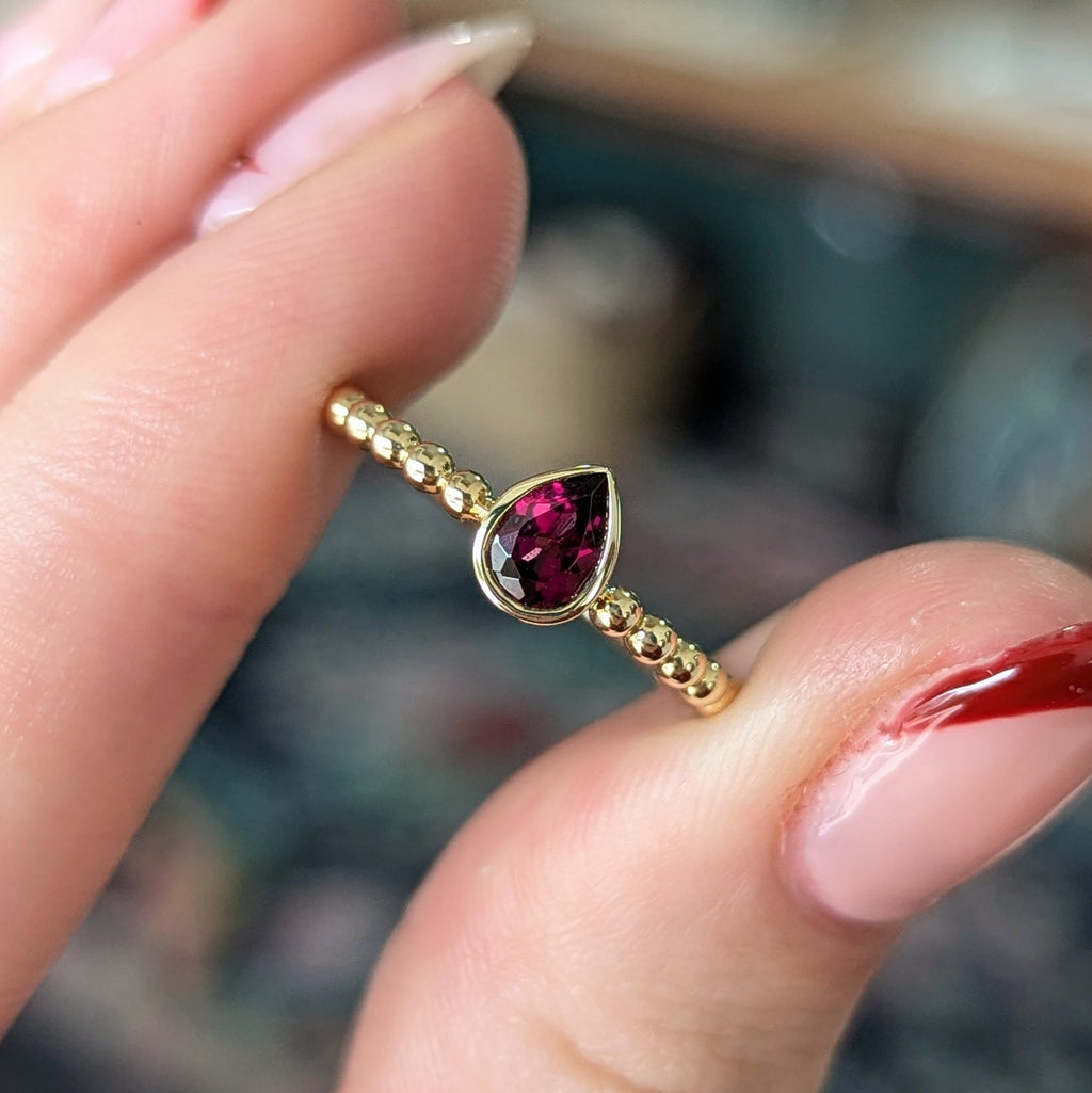 Beaded Garnet Ring - 9ct yellow gold