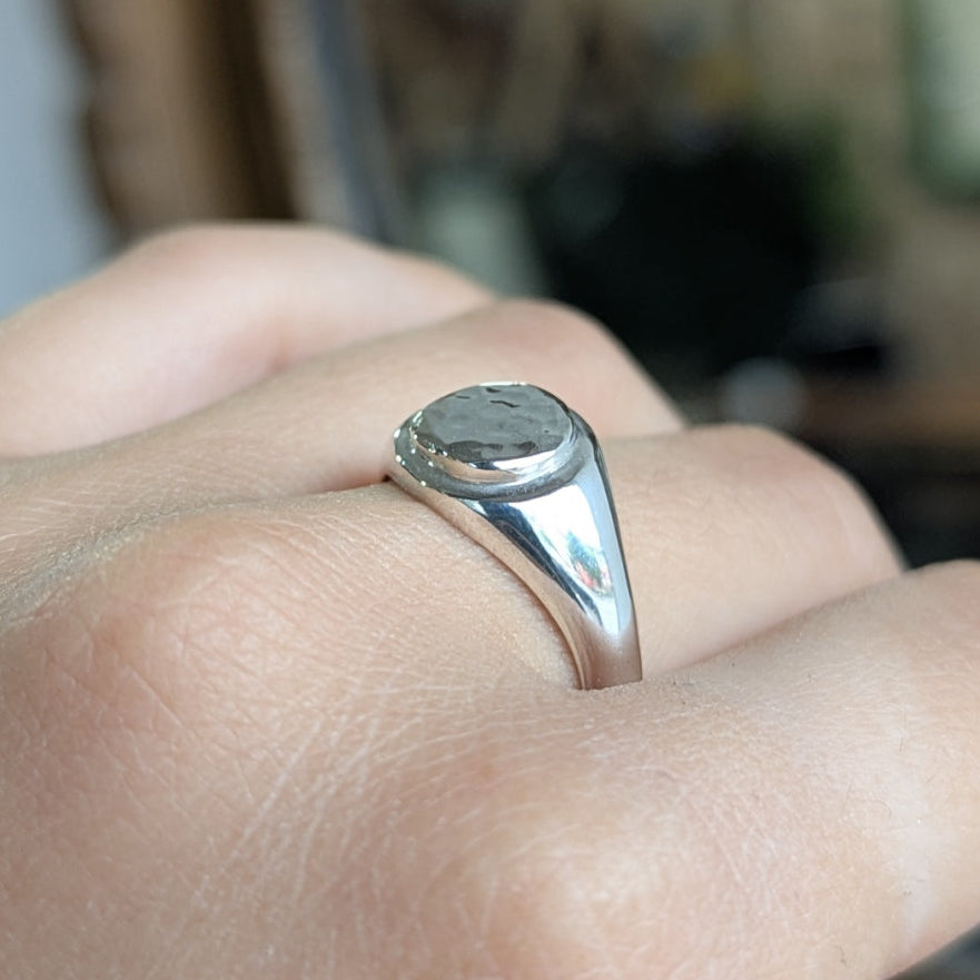 Astro Fengi - Hammered Signet