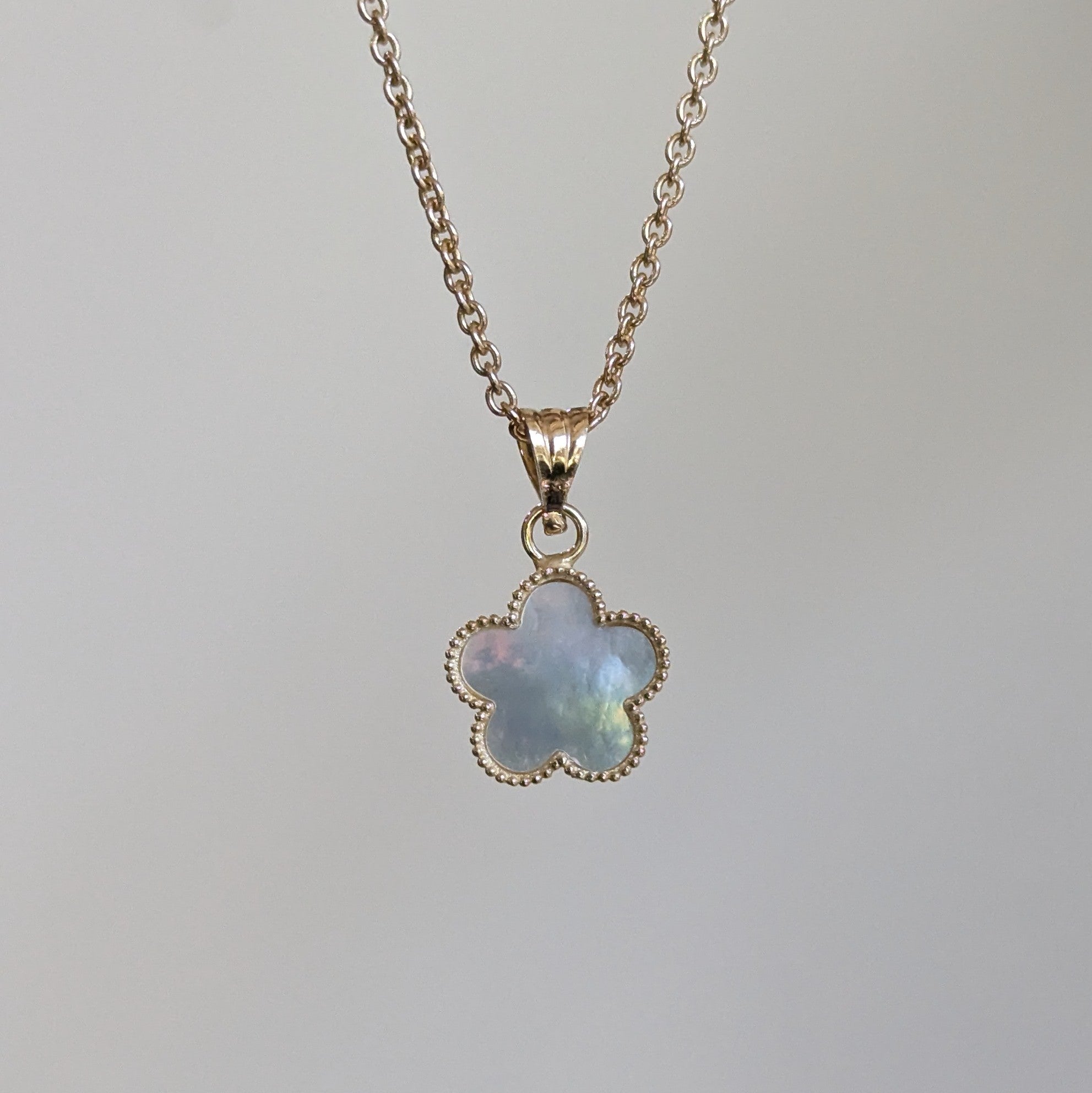 Flower Mother of Pearl Pendant