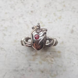 ANT HAT - Anatomical Heart Claddagh Ring