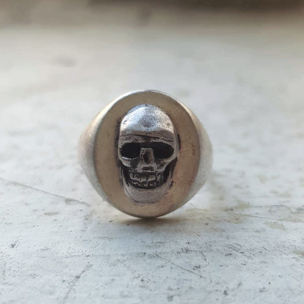 ANT HAT - Classic Signet Ring