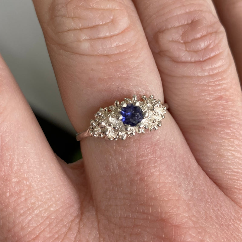Manuela Igreja - Solitaire Iolite Spur Ring